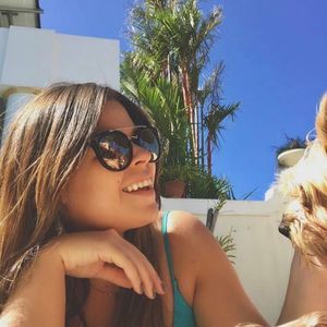 Meet your Posher, Carola